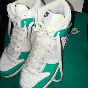 Nike Women's Green and White Sneakers and Hoodie Set